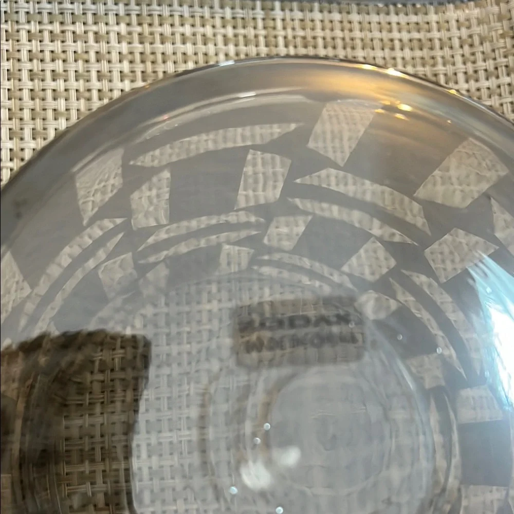 Zodax Elegant Smoky Glass Hurricane Vase/Candle Holder - Picture 4 of 6